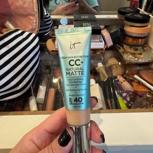 It cosmetics cc matte foundation light